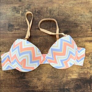 PINK Victoria's Secret Zigzag Pattern Bra - Multicolor
